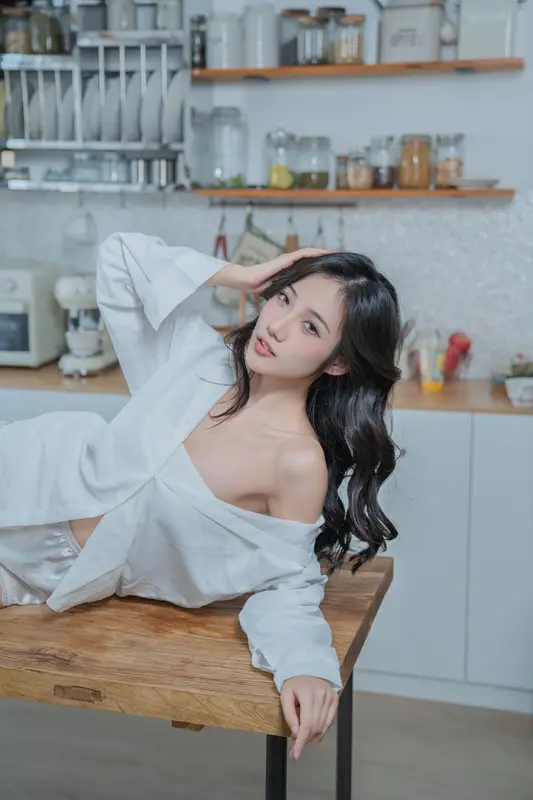 [YITUYU艺图语]2025.02.02 温柔凝视 o1ne万 4